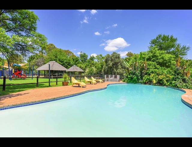 2 bed property to rent in JUKSKEI PARK